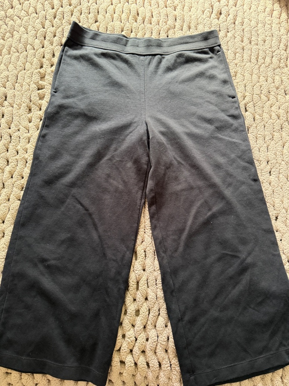 Black Wide-Leg Crop Pants